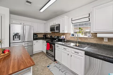 Kitchen - 134 Falling Waters Ln, Maylene, AL 35114 photo 3 of 4