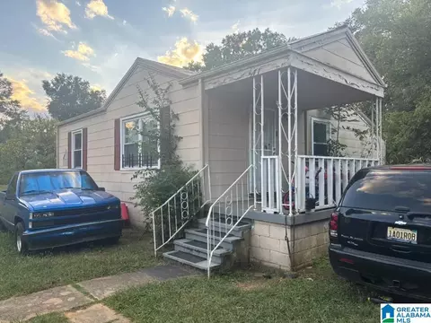 5712 Quincy Ct, Midfield, AL 35228
