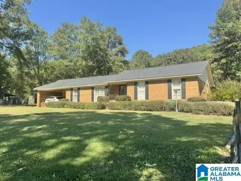 1018 Magnolia Dr, Sylacauga, AL 35150
