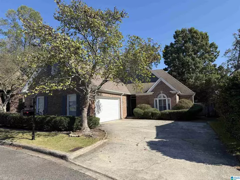 2209 Sterling Ridge Cir, Vestavia Hills, AL 35216