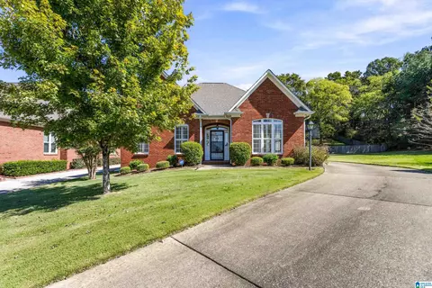 557 Magnolia Crest Cir, Gardendale, AL 35071