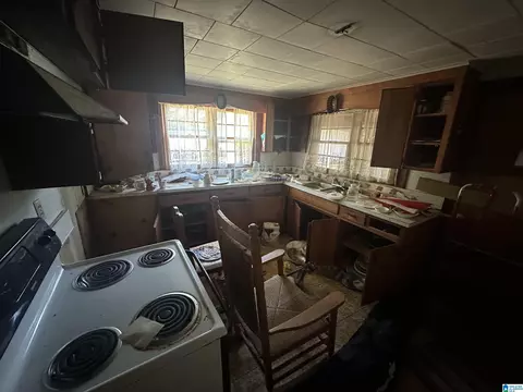 Kitchen - 553 Opossum Valley Rd, Parrish, AL 35580 photo 1 of 2