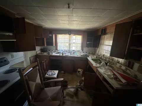 Kitchen - 553 Opossum Valley Rd, Parrish, AL 35580 photo 2 of 2