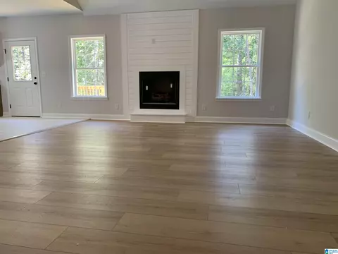 Living - 32 Echo Trl, Warrior, AL 35180 photo 2 of 8