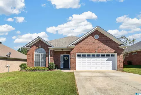 484 Daventry Cir, Calera, AL 35040