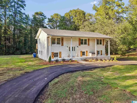 7316 Pinewood Dr, Trussville, AL 35173