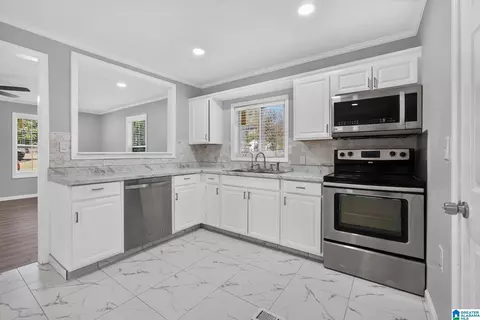 Kitchen - 219 Hinkle Rd, Clanton, AL 35045 photo 2 of 2