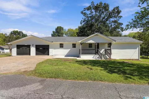 69 3rd St NW, Graysville, AL 35073