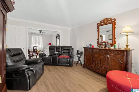 Living - 902 Dubois St, Dothan, AL 36303 photo 1 of 3