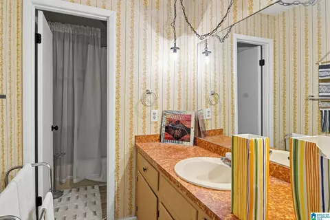 Bath - 902 Dubois St, Dothan, AL 36303 photo 1 of 6