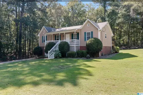 120 Lynn Dr, Trussville, AL 35173