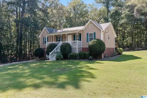 120 Lynn Dr, Trussville, AL 35173