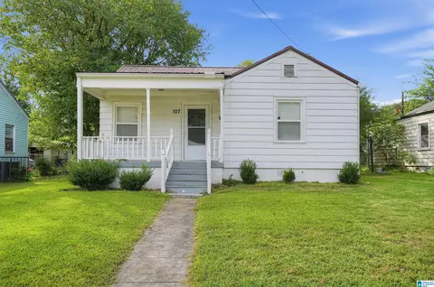 107 Woodward Dr, Hueytown, AL 35023