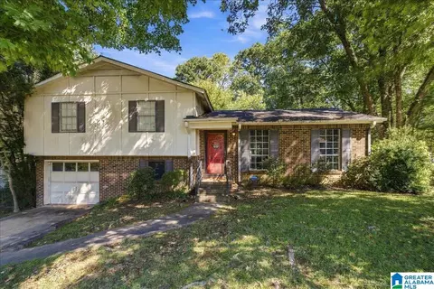 2811 Debra Dr, Fultondale, AL 35068