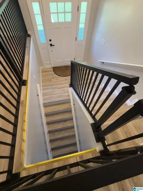 Entry Way - 6202 Chartee Dr, Anniston, AL 36206 photo 2 of 5