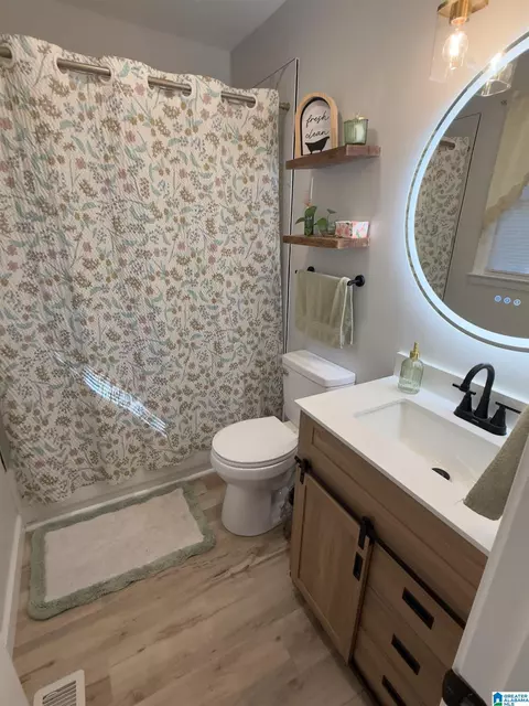 Bath - 6202 Chartee Dr, Anniston, AL 36206 photo 5 of 5