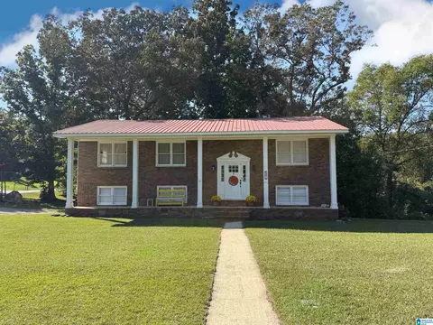 Exterior - 6202 Chartee Dr, Anniston, AL 36206 photo 3 of 8