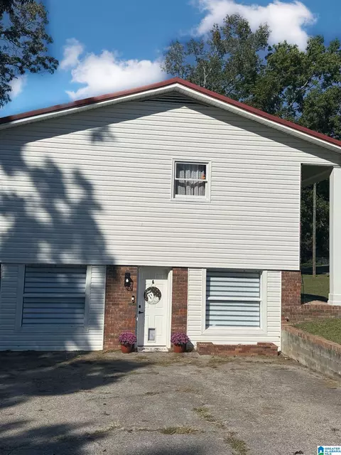 Exterior - 6202 Chartee Dr, Anniston, AL 36206 photo 4 of 8