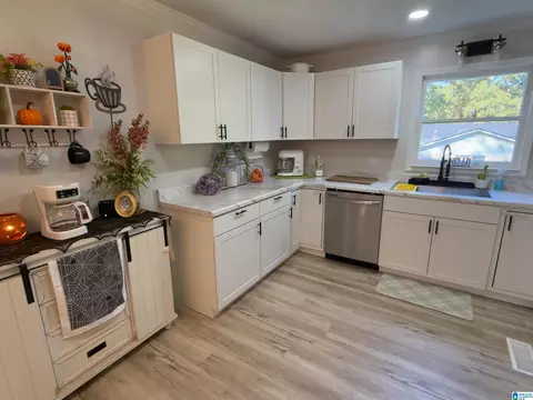 Kitchen - 6202 Chartee Dr, Anniston, AL 36206 photo 1 of 4
