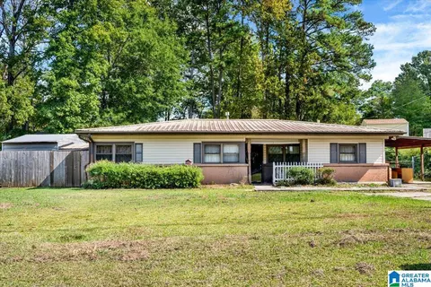 2113 Kelly Ln, Hoover, AL 35216