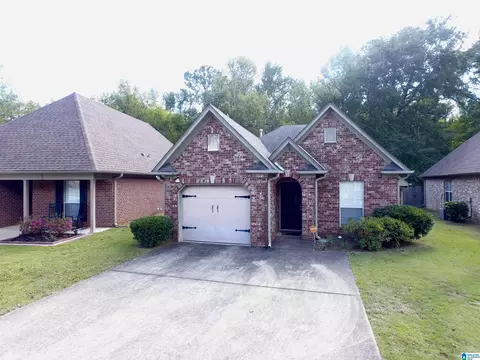 2073 Willow Glenn Dr, Birmingham, AL 35215
