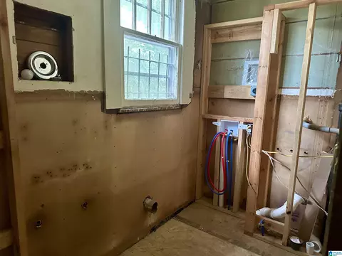 Bath - 602 E 22nd St, Anniston, AL 36207 photo 2 of 2