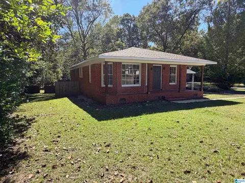 Exterior - 1205 4th Ave, Clanton, AL 35045 photo 2 of 4