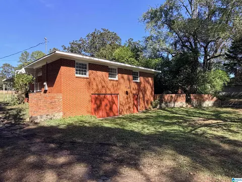 Exterior - 1205 4th Ave, Clanton, AL 35045 photo 4 of 4