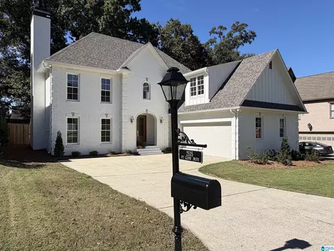 2535 Ivy Glenn Dr, Homewood, AL 35226