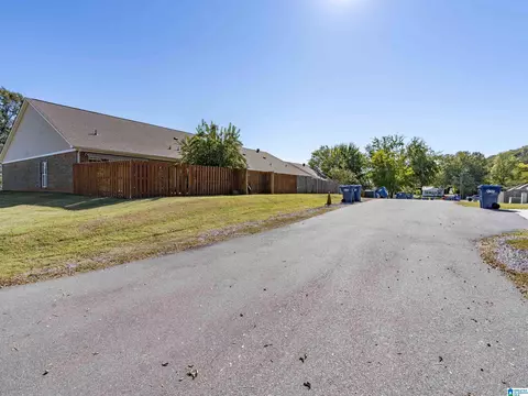 Exterior - 528 5th Ave E, Oneonta, AL 35121 photo 7 of 7