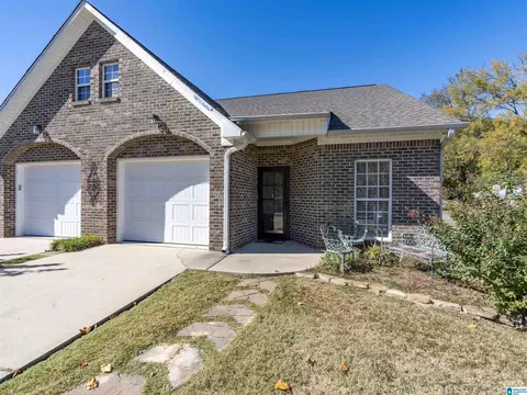 Exterior - 528 5th Ave E, Oneonta, AL 35121 photo 2 of 7