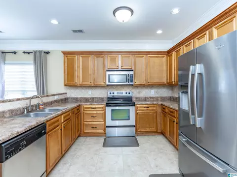 Kitchen - 528 5th Ave E, Oneonta, AL 35121 photo 2 of 3