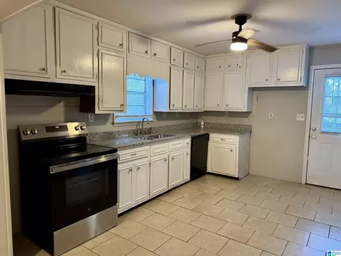 Kitchen - 415 Thomas St, Warrior, AL 35180 photo 4 of 5