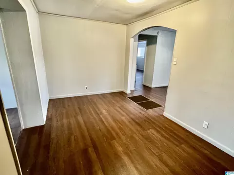 Living - 415 Thomas St, Warrior, AL 35180 photo 3 of 6