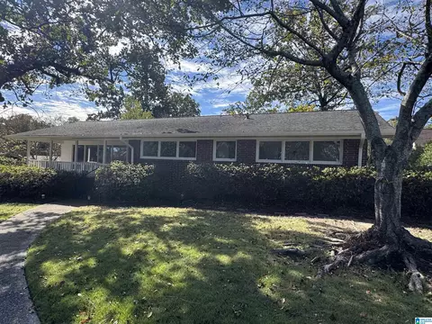 2624 Willow Brook Ln, Vestavia Hills, AL 35226
