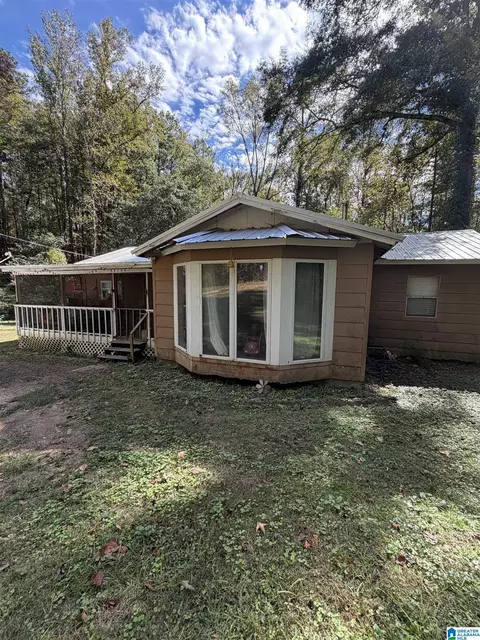 9083 Clayton Dr, Leeds, AL 35094