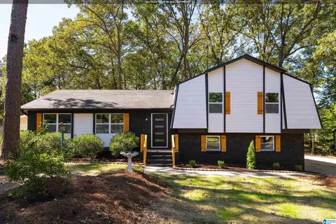 909 Colonial Dr, Alabaster, AL 35007