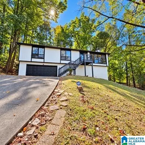 111 Candlelight Ln, Irondale, AL 35210