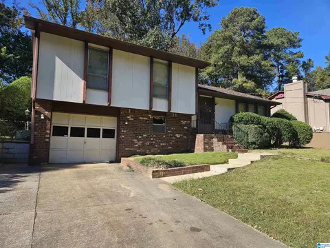 5262 Paramont Dr, Irondale, AL 35210