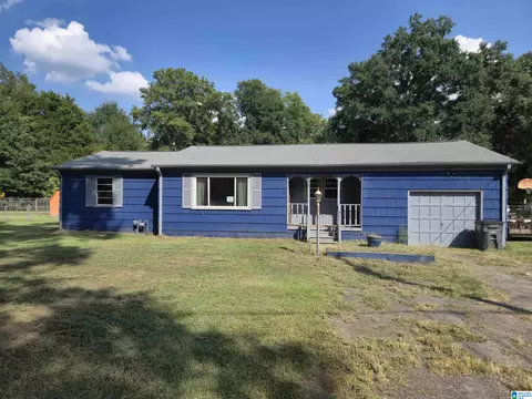 135 Winston Ct, Hueytown, AL 35023