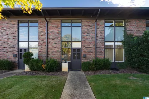 2525 Mountain Brook Cir #2525, Mountain Brook, AL 35223
