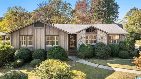408 Shadeswood Cir, Hoover, AL 35226