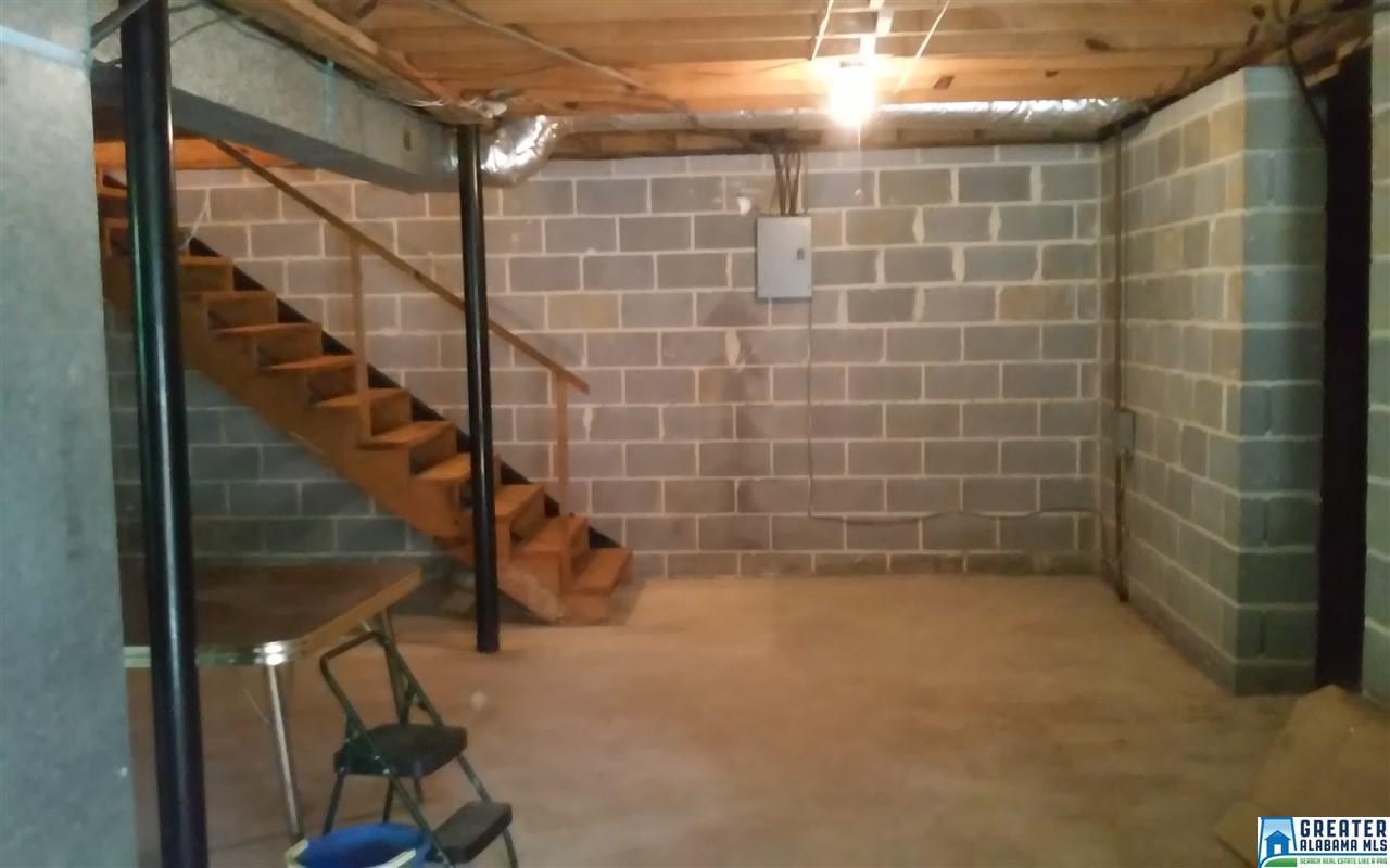 586 Dailey Cir, Oneonta, AL 35121 photo 10