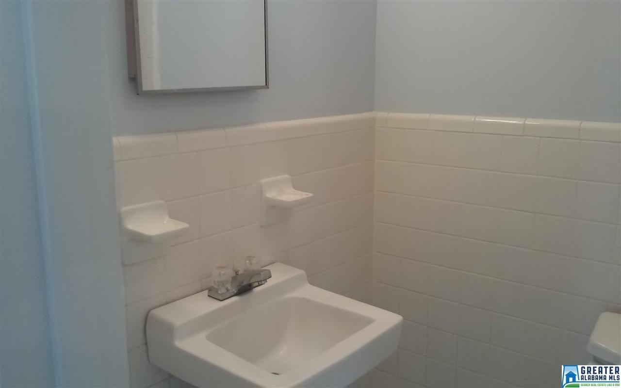 586 Dailey Cir, Oneonta, AL 35121 photo 4