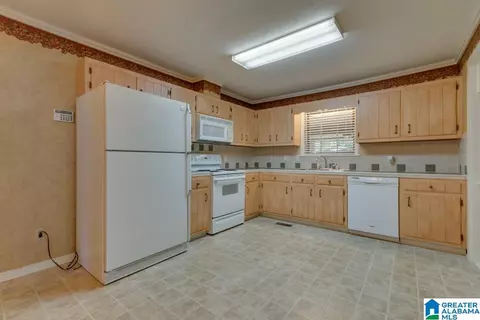 130 Crestview Dr, Clanton, AL 35045 photo 13