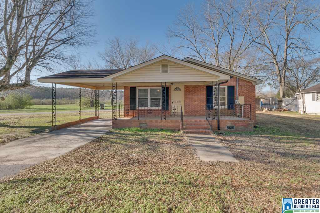 809 8th St, Clanton, AL 35045 photo 1