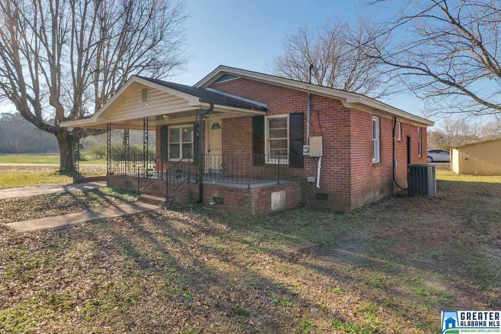 809 8th St, Clanton, AL 35045 photo 3