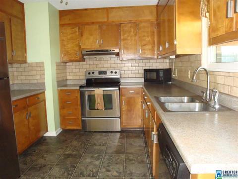 111 Colonial Cir, Clanton, AL 35045 photo 3