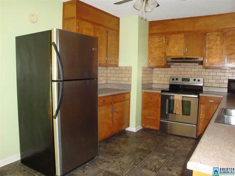 111 Colonial Cir, Clanton, AL 35045 photo 4