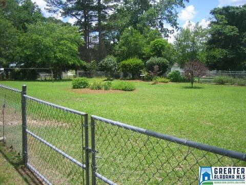 105 Lilla Ave E, Clanton, AL 35045 photo 3